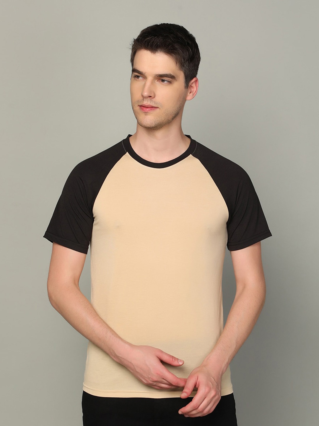 

INKKR Colourblocked Raglan Sleeves T-shirt, Peach