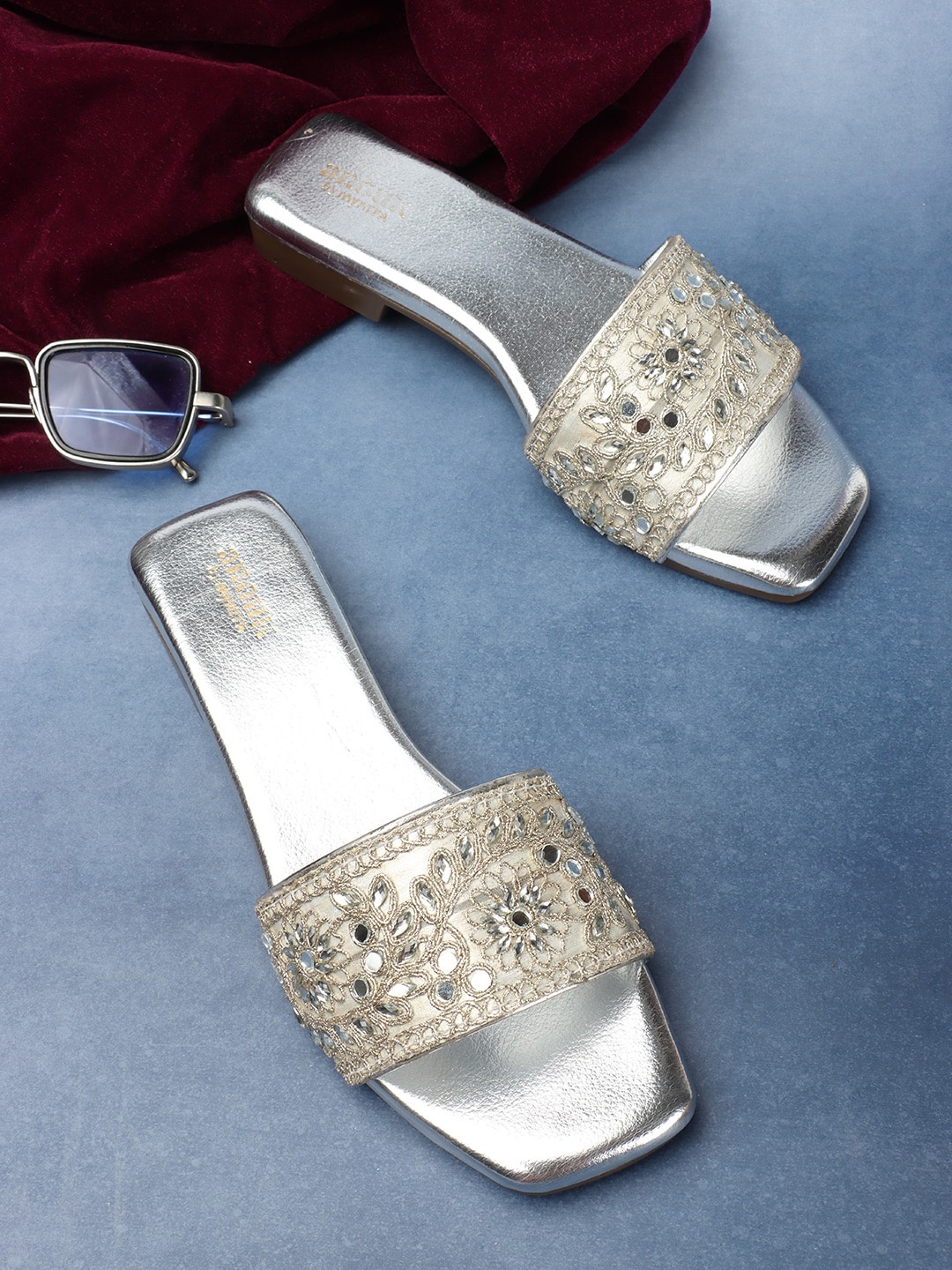 

Anouk Gold-Toned Embroidered Open Toe Flats