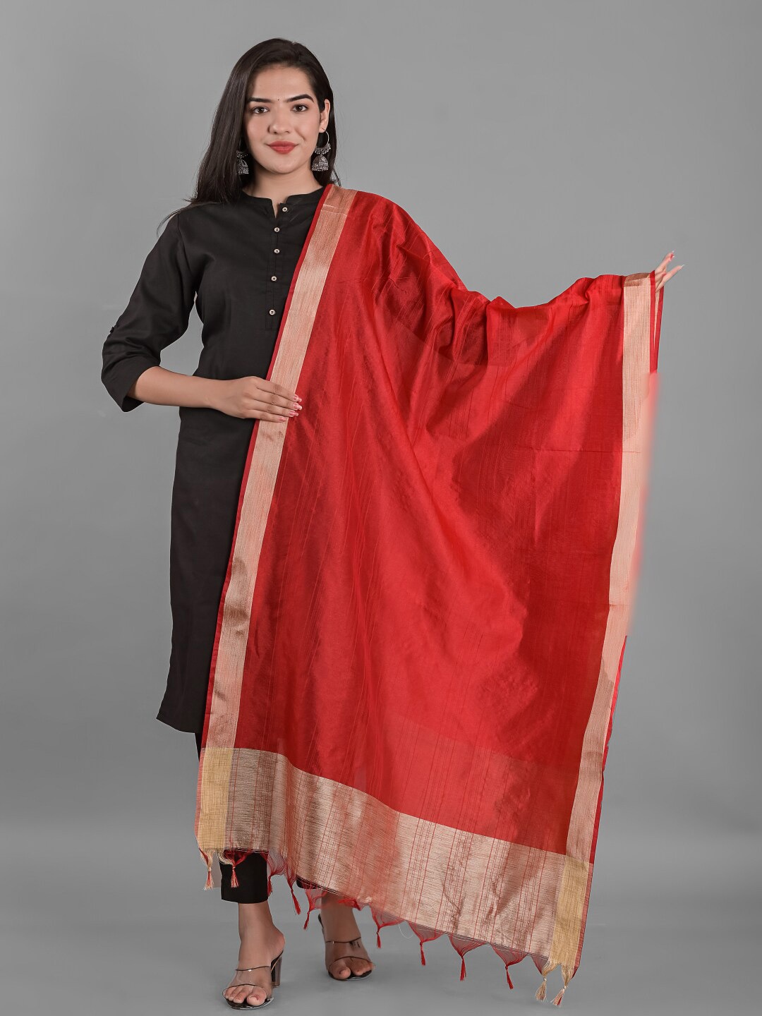 

Apratim Tasselled Zari Chanderi Dupatta, Red