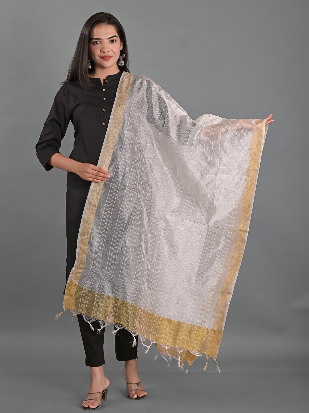 

Apratim Tasselled Chanderi Dupatta, White