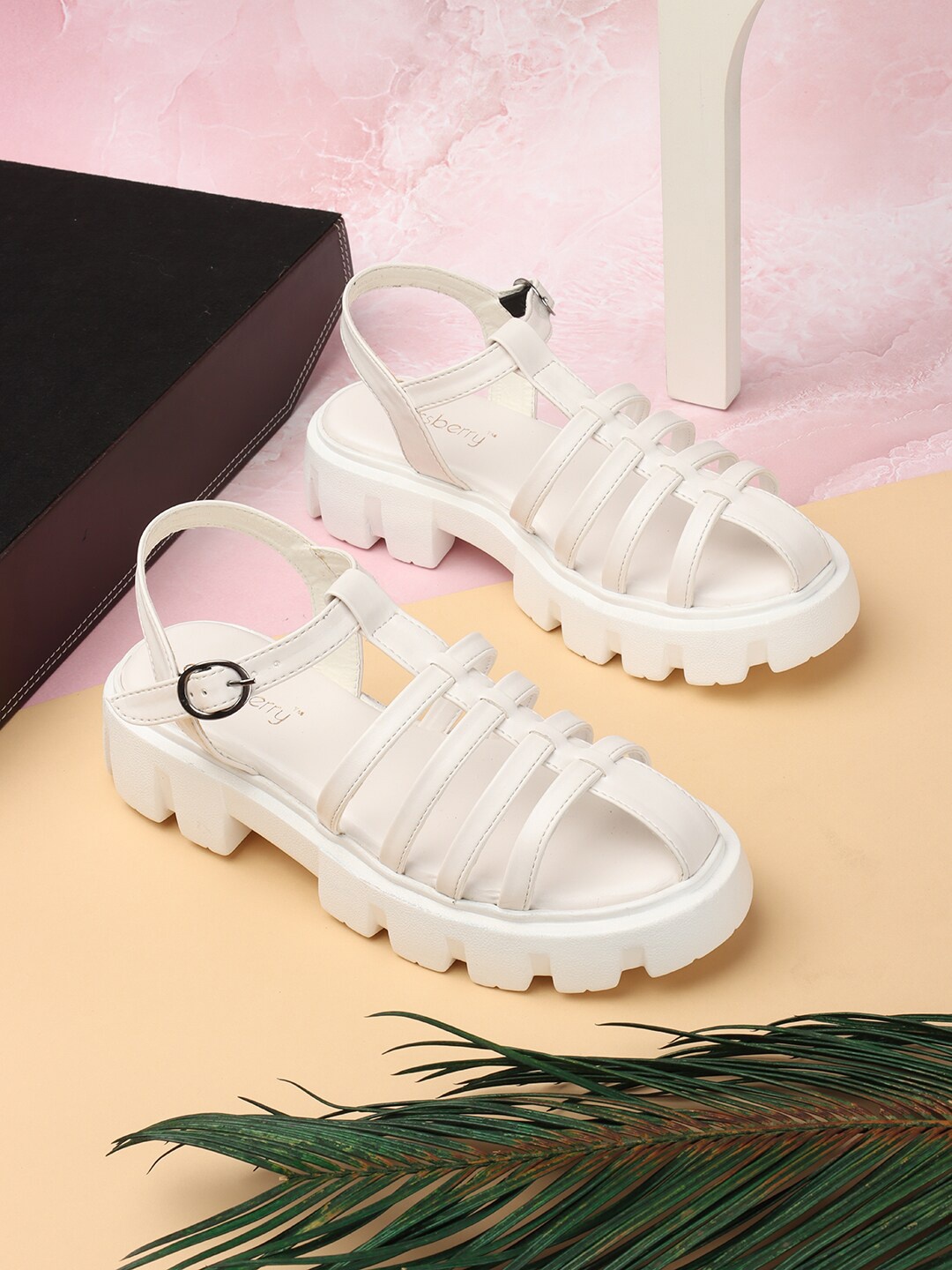 

DressBerry White Lightweight Flatform Gladiators With Backstrap