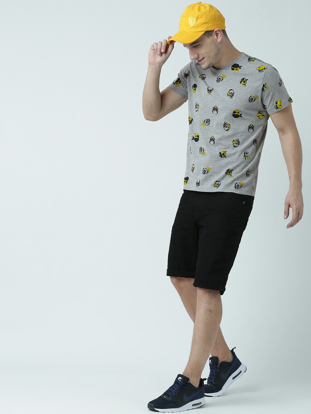 

Huetrap Men Grey Melange Printed Round Neck T-shirt