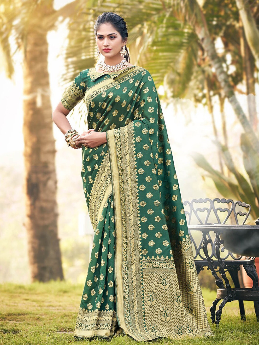 

ODETTE Ethnic Motifs Woven Design Zari Saree, Green