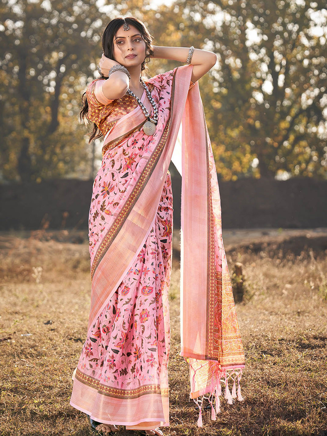 

ODETTE Ethnic Motifs Printed Zari Saree, Pink