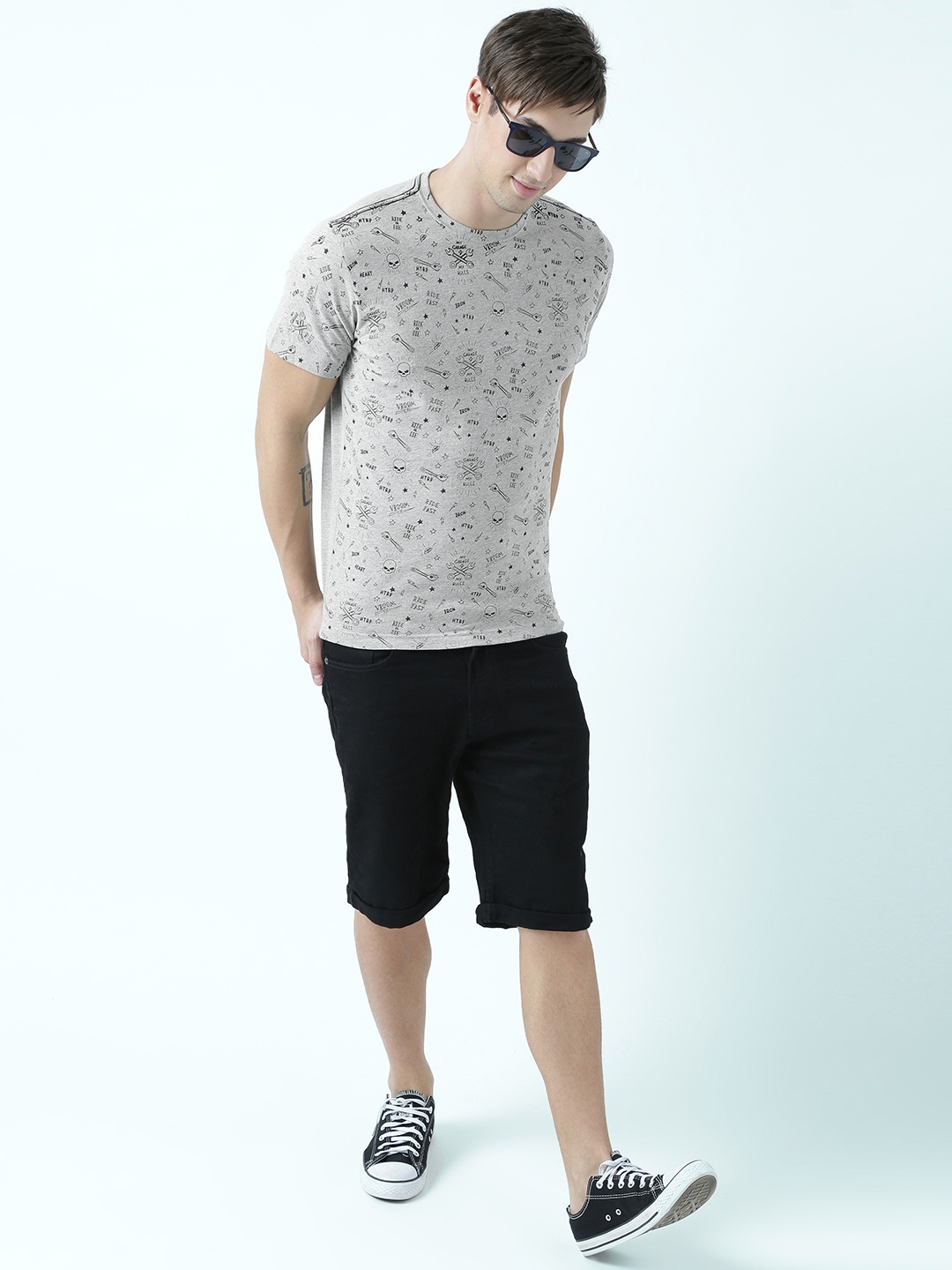 

Huetrap Men Grey Melange Printed Round Neck T-shirt