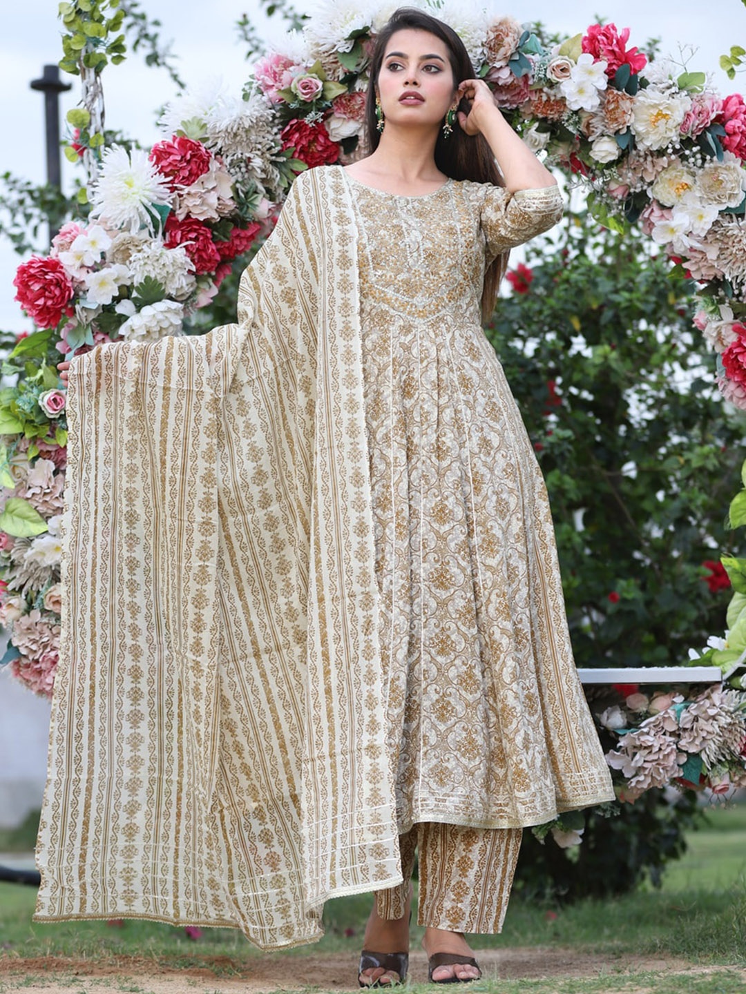 

TOULIN Ethnic Motifs Printed Anarkali Kurta With Palazzos & Dupatta, Off white