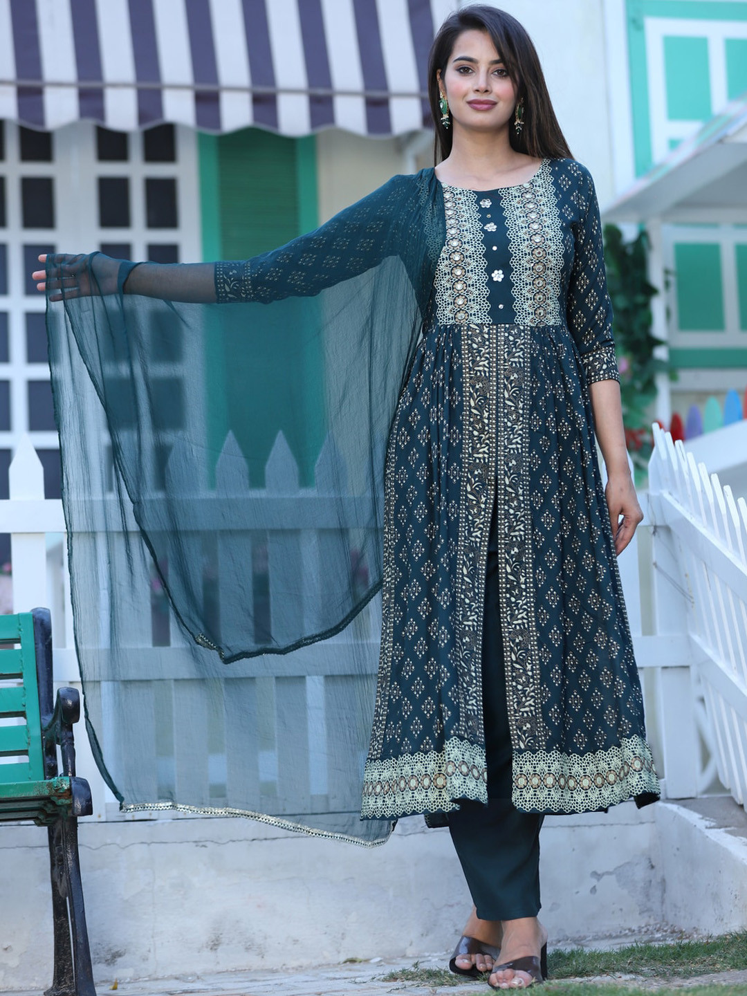 

TOULIN Ethnic Motifs Printed Kurta With Palazzos & Dupatta, Green