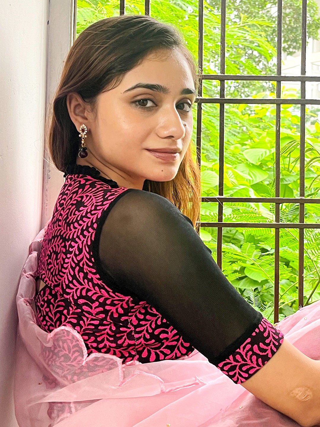 

Bindigasm's Advi Printed Lace Detail Stretchable Saree Blouse, Pink