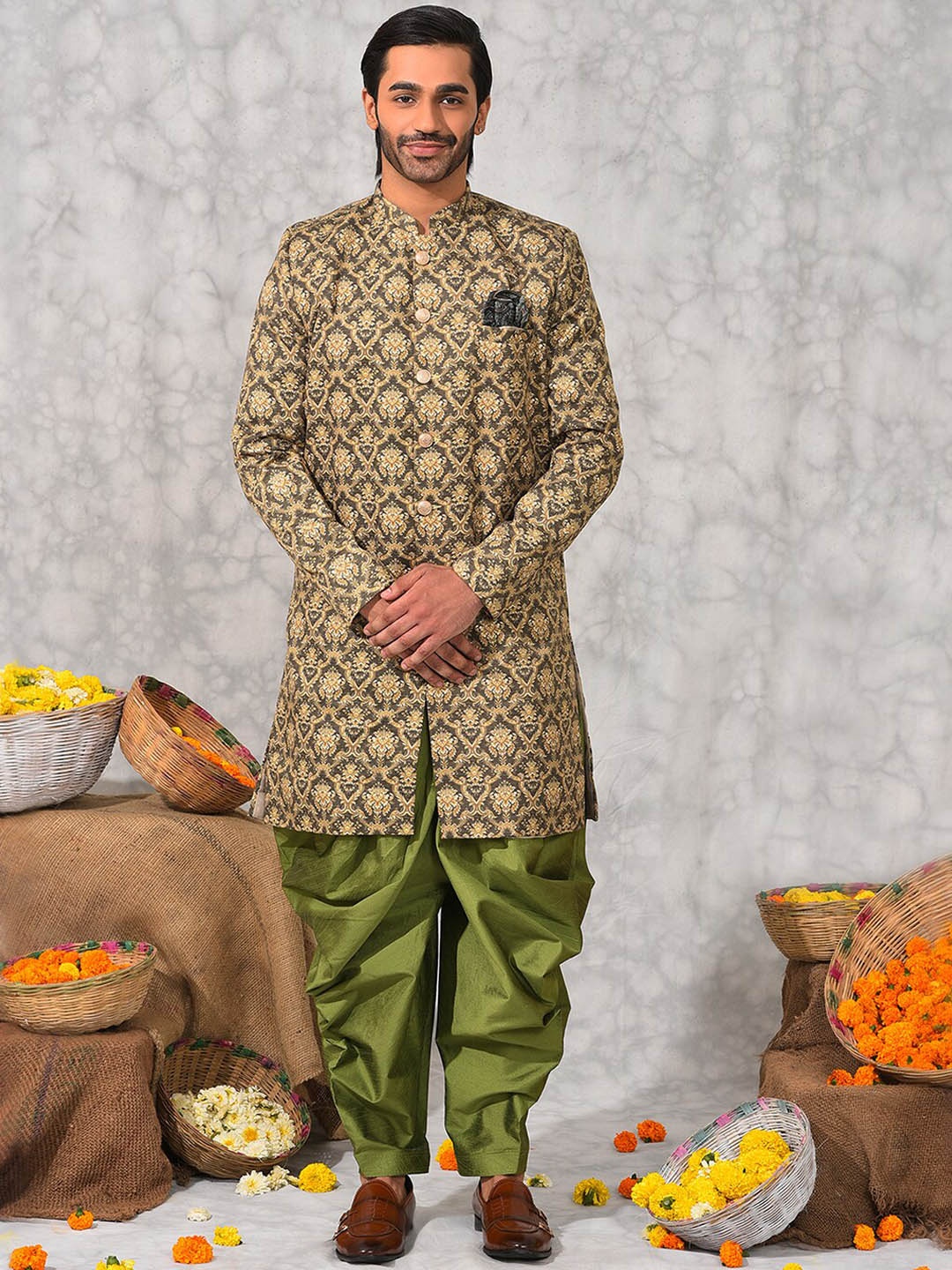 

Hangup Mandarin Collar Ethinc Motifs Printed Sherwani Set, Olive