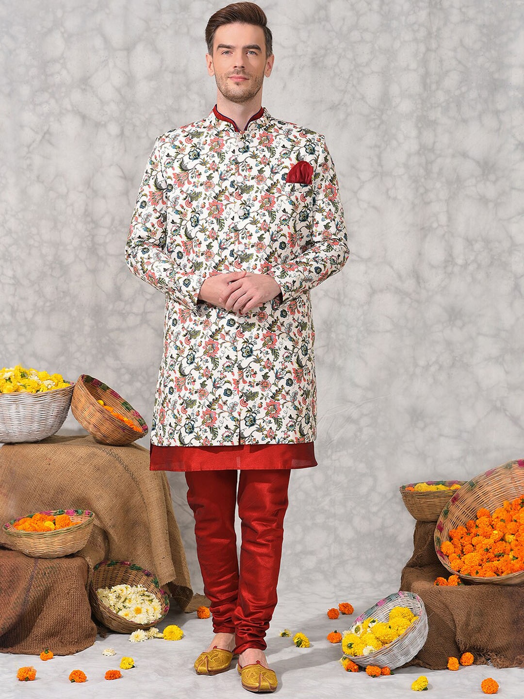 

Hangup Mandarin Collar Floral Printed Sherwani Set, Red