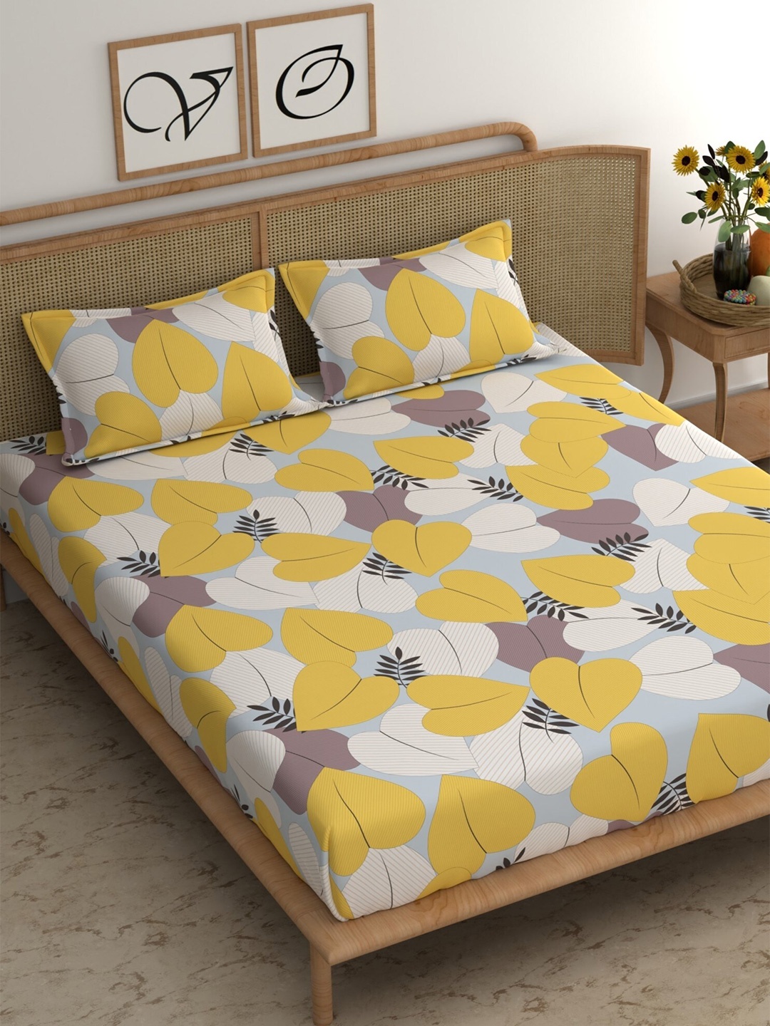 

CHHAVI INDIA Yellow & White Floral 210 TC King Bedsheet with 2 Pillow Covers