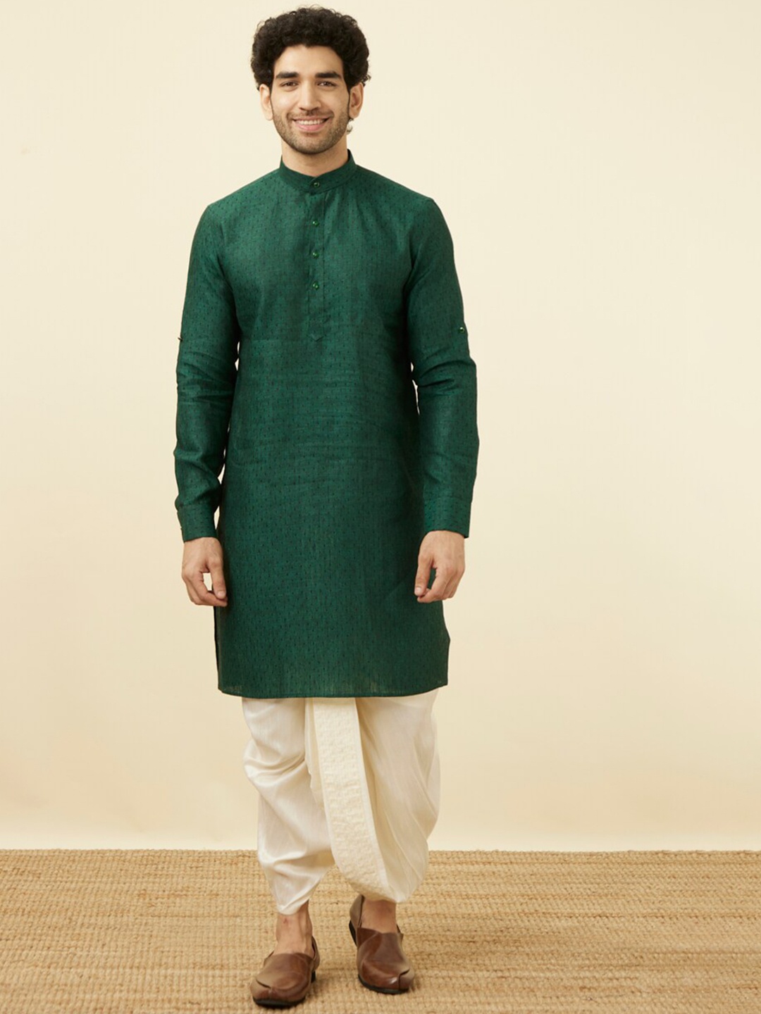 

Manyavar Woven Design Mandarin Collar Linen Kurta, Green