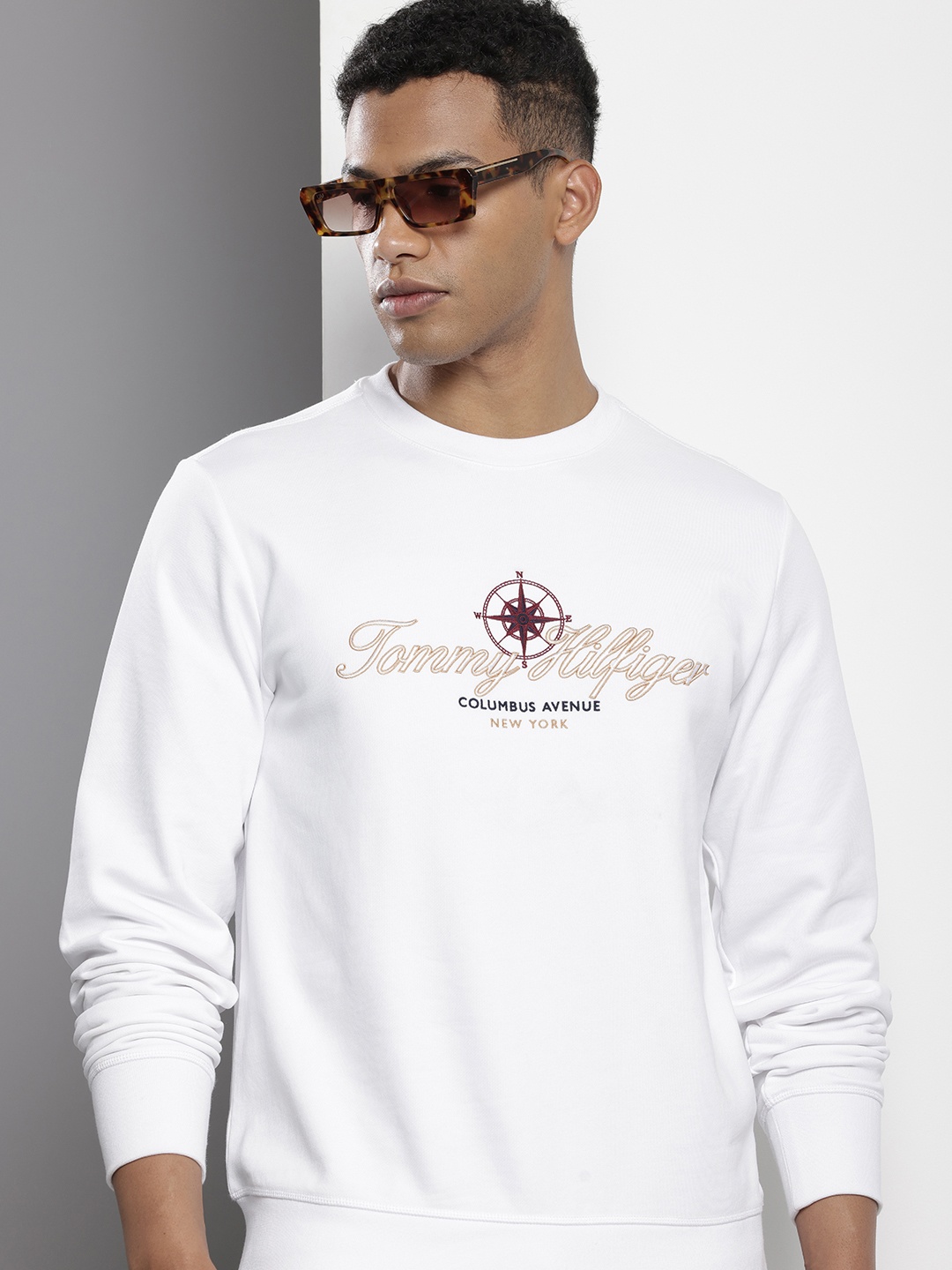 

Tommy Hilfiger Pure Cotton Brand Logo Embroidered Hooded Sweatshirt, White