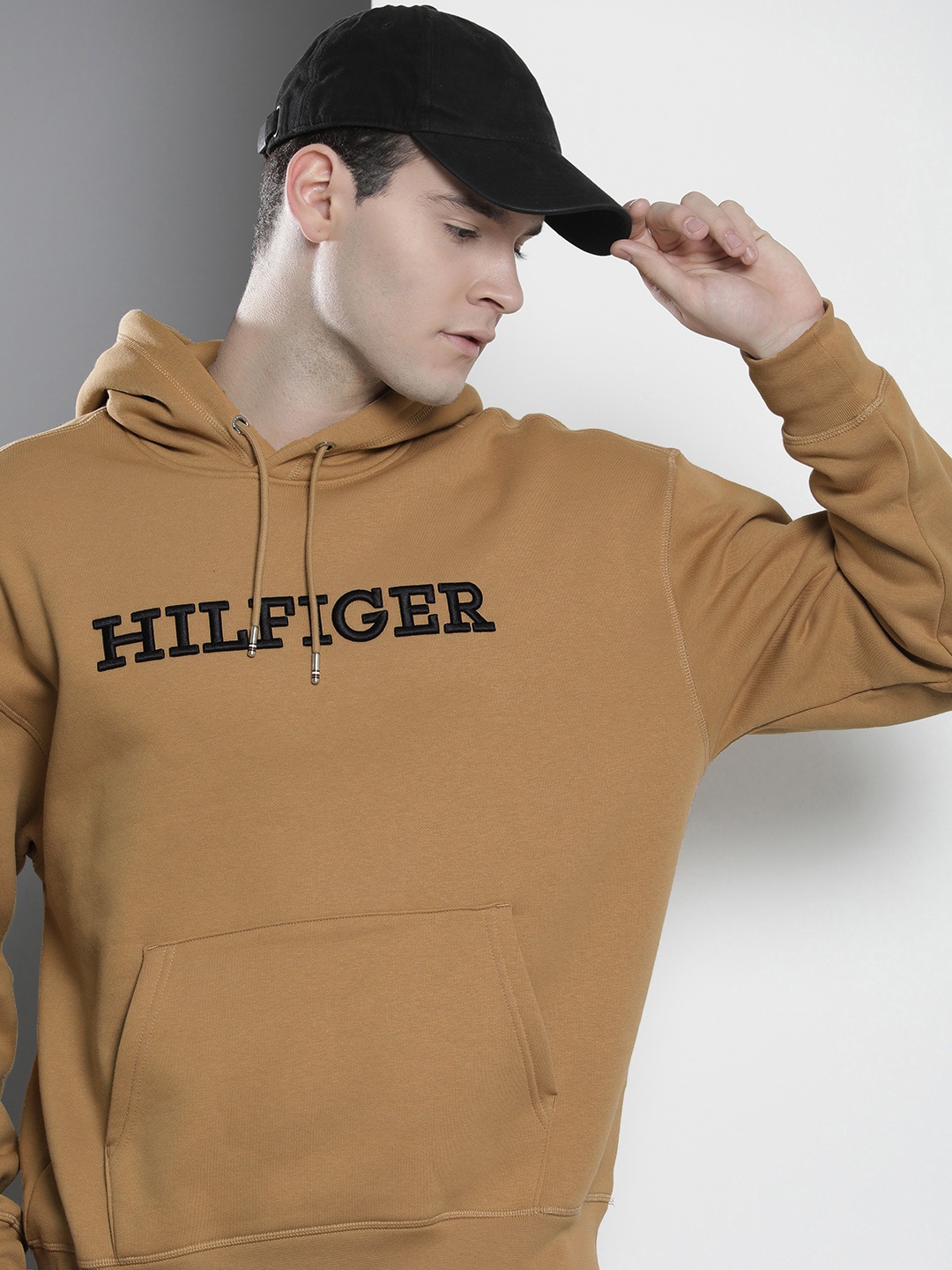 

Tommy Hilfiger Brand Logo Embroidered Hooded Sweatshirt, Beige