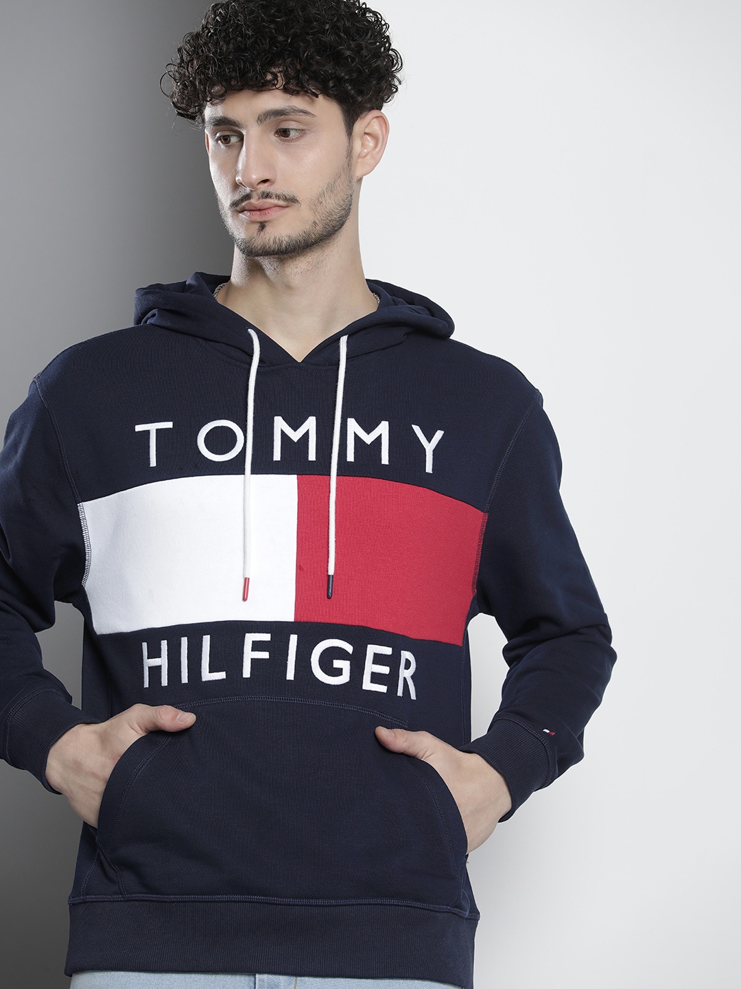 

Tommy Hilfiger Brand Logo Embroidered Colourblocked Hooded Sweatshirt, Navy blue