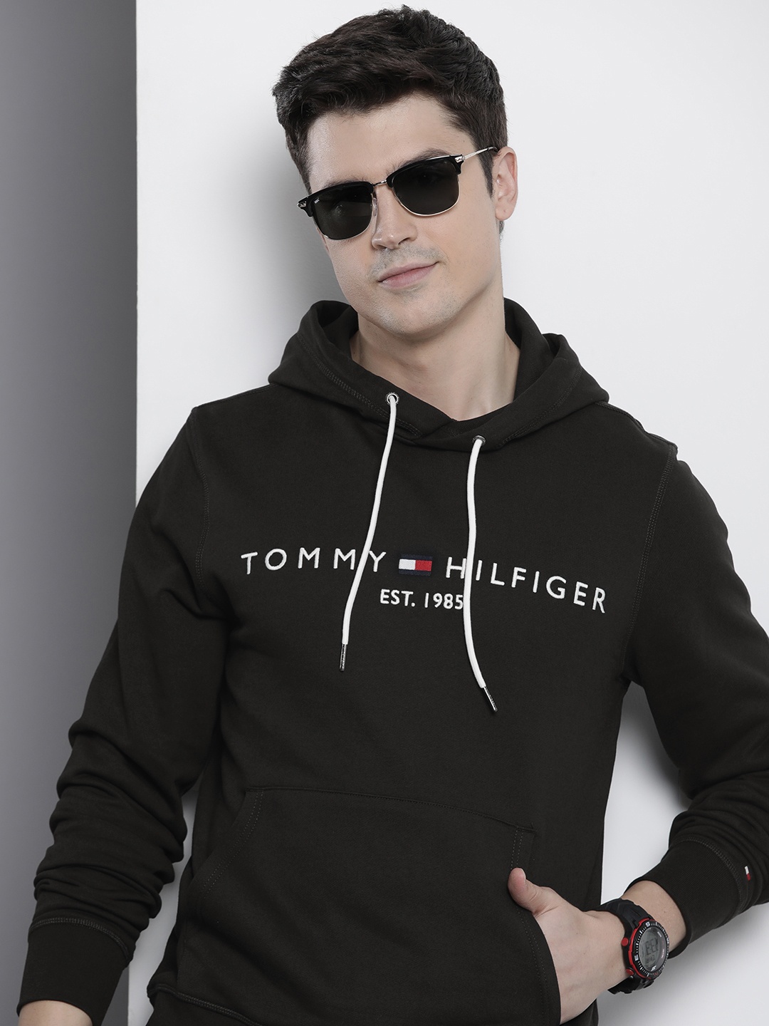 

Tommy Hilfiger Brand Logo Embroidered Hooded Pure Cotton Sweatshirt, Black