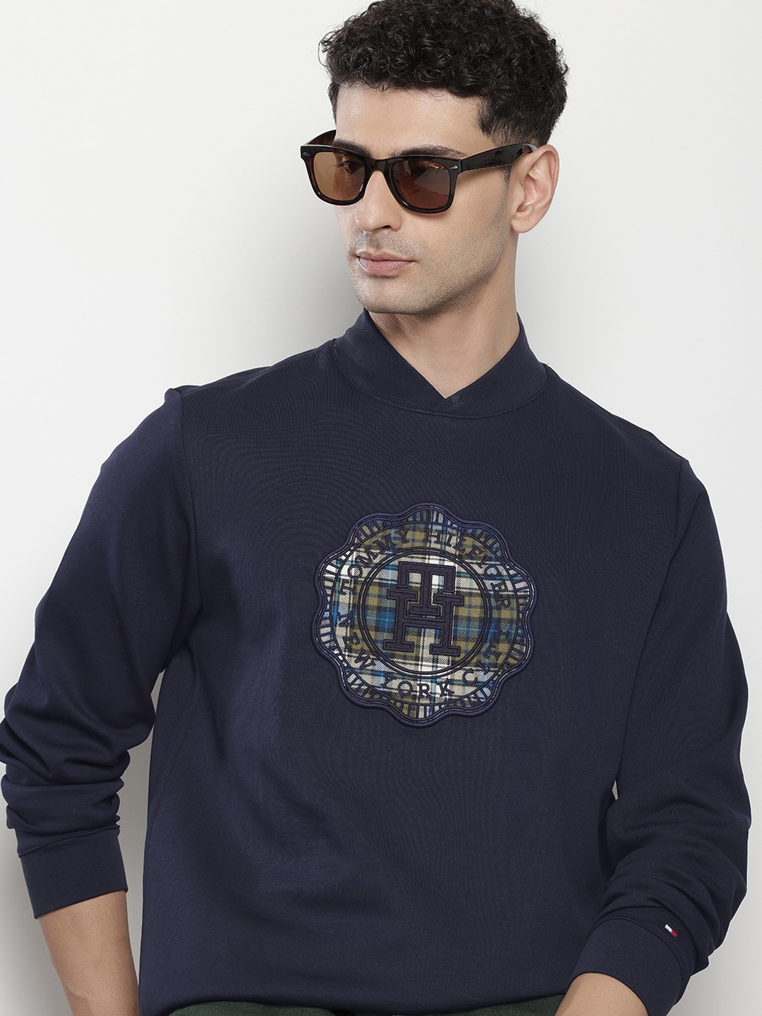 

Tommy Hilfiger Brand Logo Embroidered Sweatshirt, Navy blue