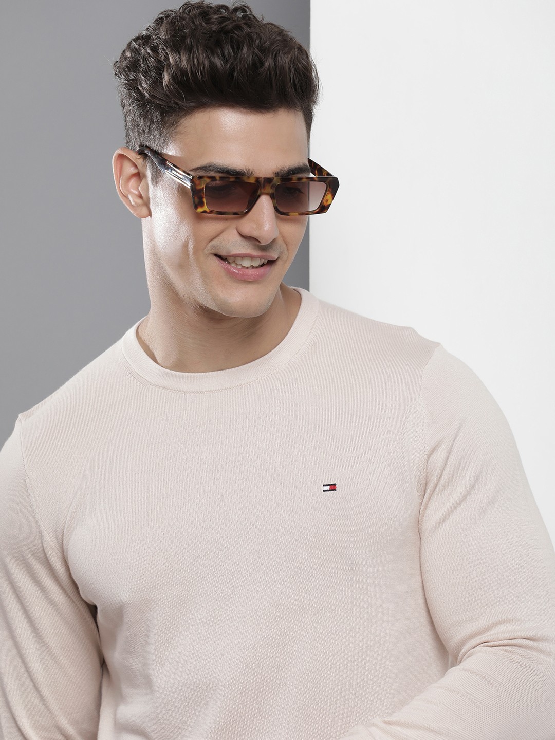 

Tommy Hilfiger Solid Pure Cotton Sweatshirt, Beige
