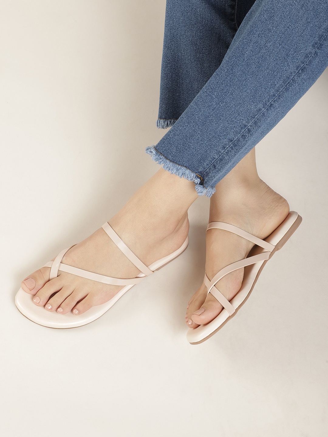 

FOREVER 21 Women Solid One Toe Flats, Beige