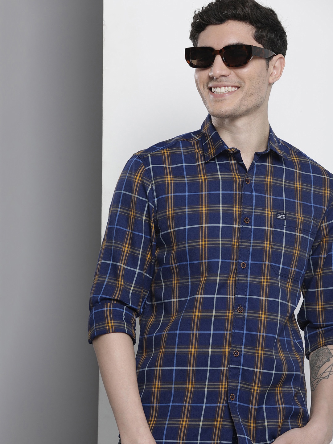 

The Indian Garage Co Men Slim Fit Tartan Checked Casual Shirt, Navy blue