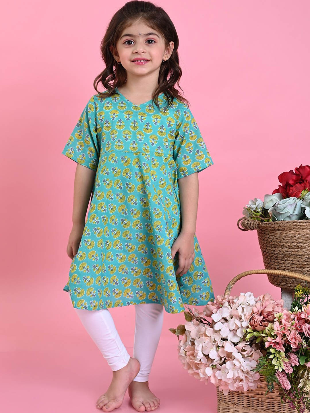 

SAKA DESIGNS Girls Floral Printed Anarkali Kurta, Blue