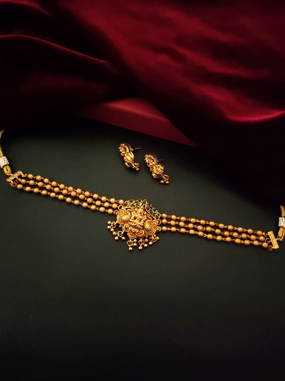 

Pihtara Jewels Gold-Plated Stone-Studded & Beaded Jewellery Set