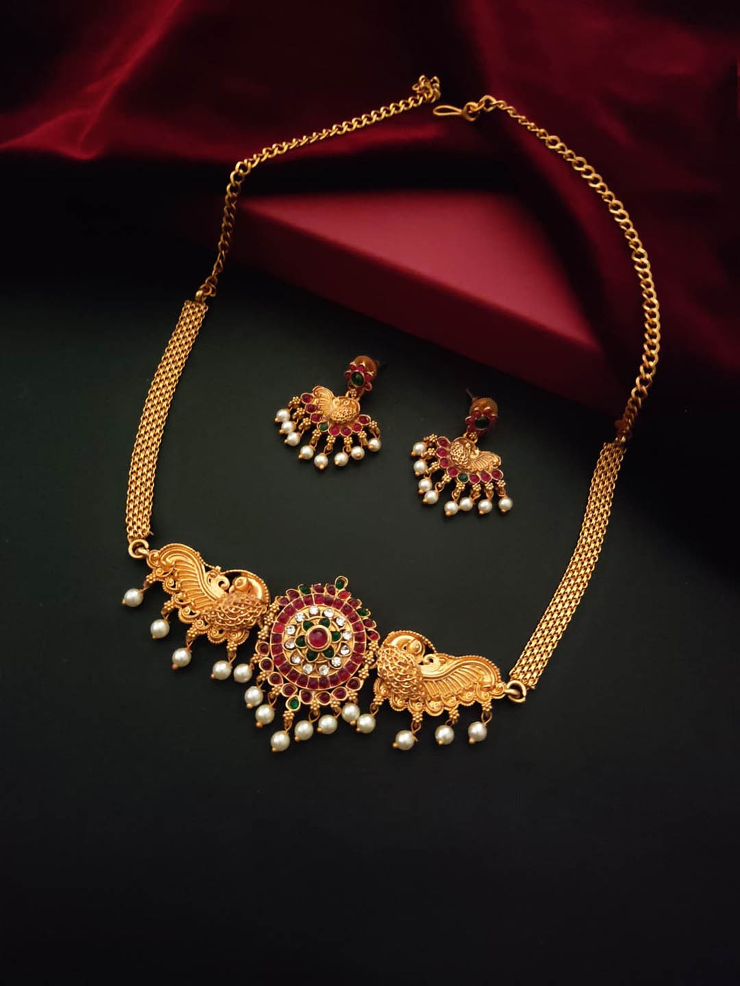 

Pihtara Jewels Gold-Plated Stone-Studded & Beaded Jewellery Set