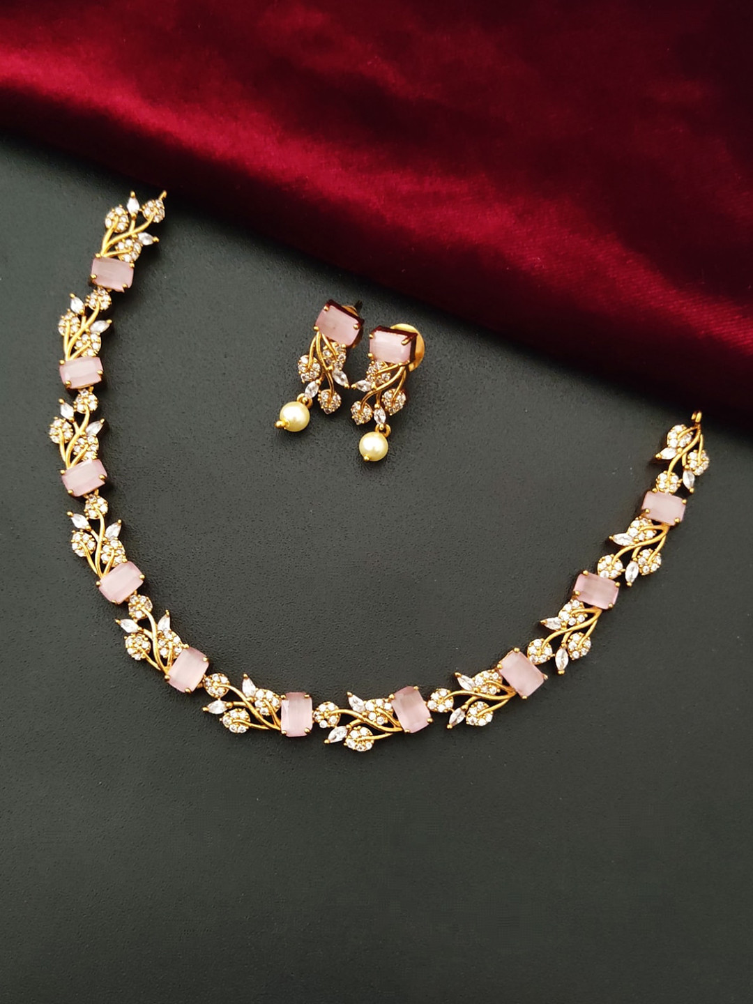 

Pihtara Jewels Gold-Plated CZ-Studded & Beaded Jewellery Set