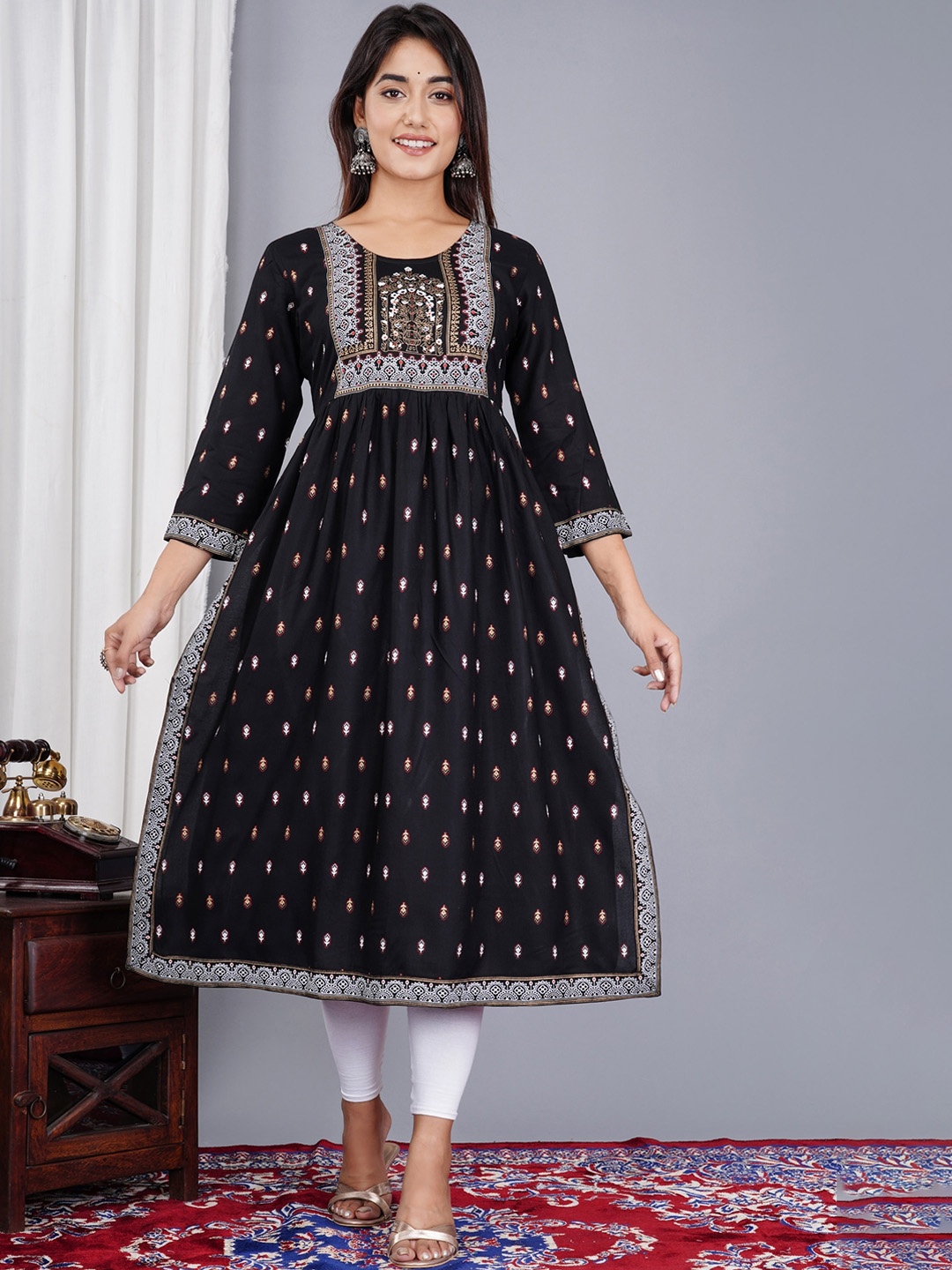 

SkyaSia Floral Printed Pleated Straight Kurta, Black