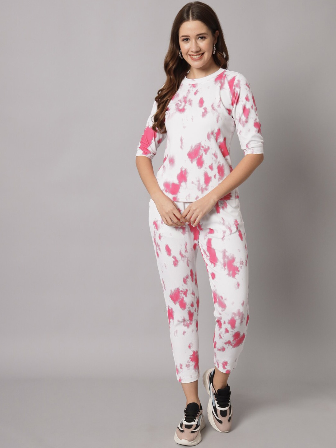

KALINI Tie And Dye T-Shirt With Trousers, Pink