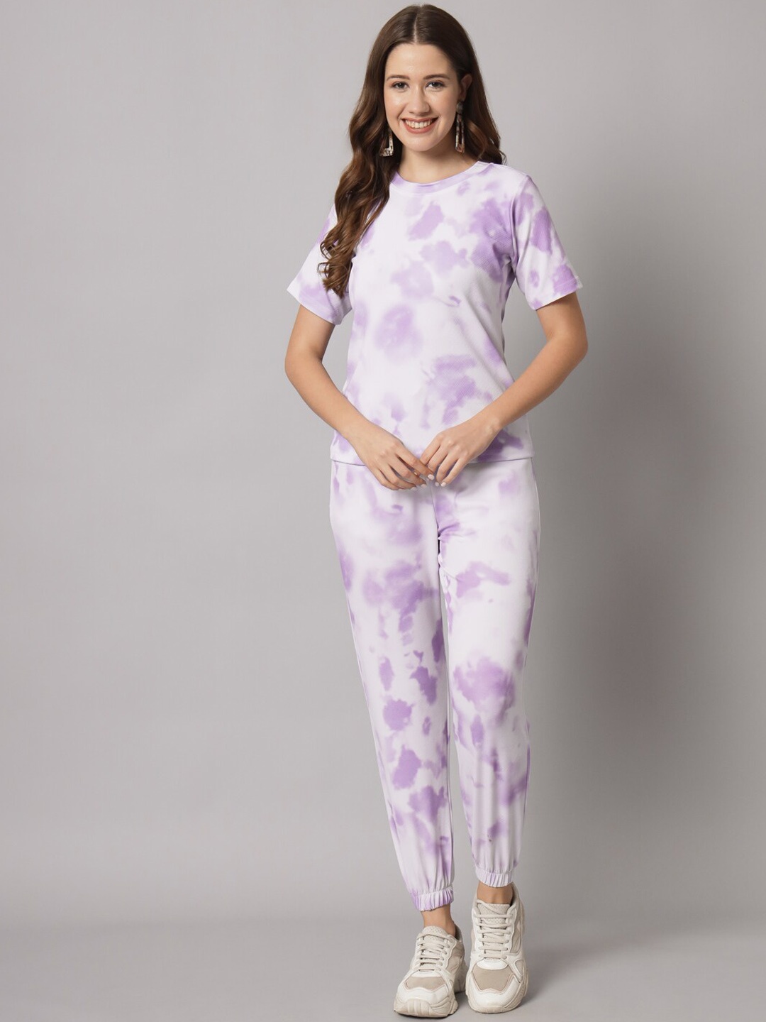 

KALINI Tie And Dye T-Shirt With Joggers, Lavender