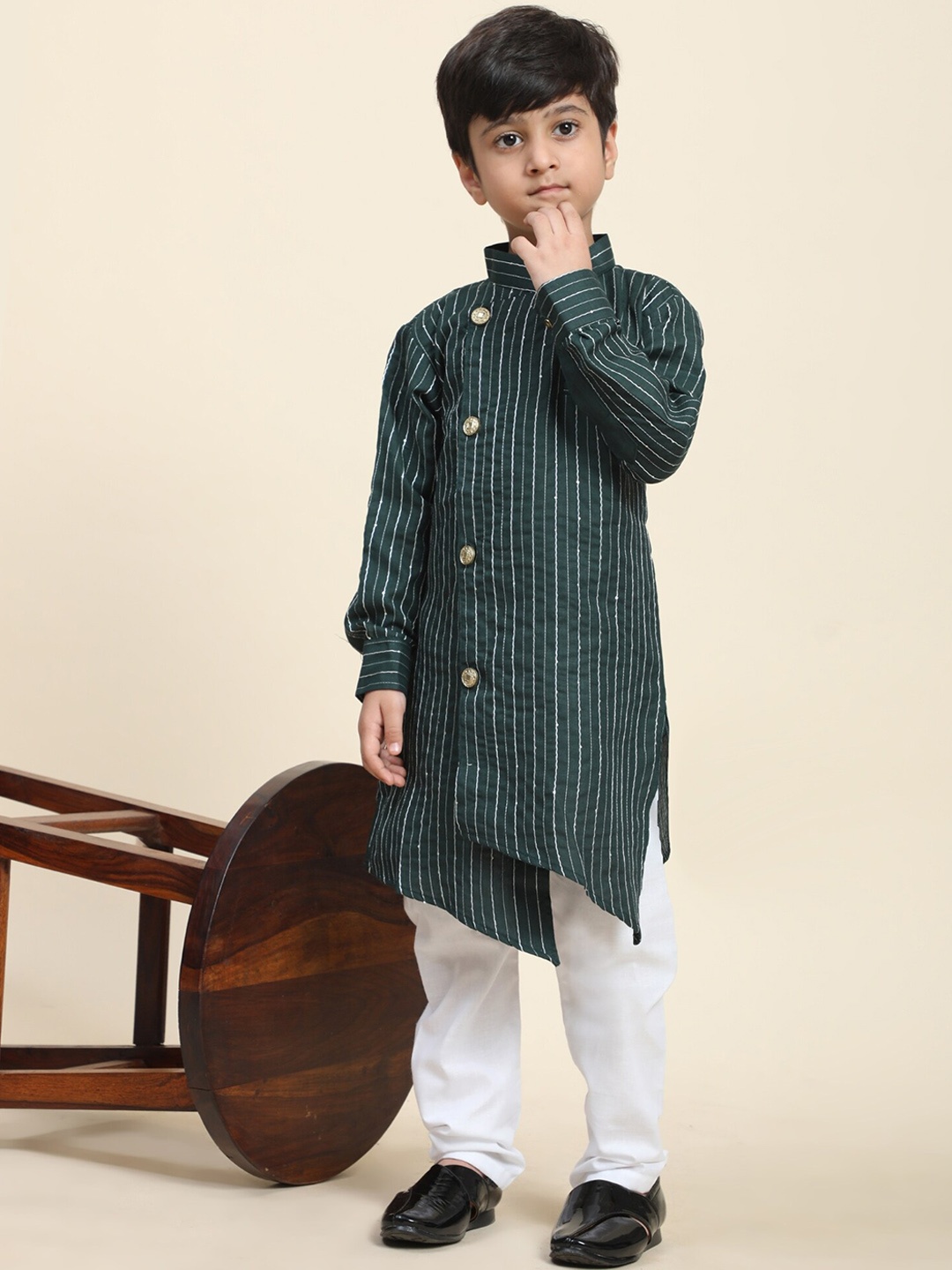 

Pro-Ethic STYLE DEVELOPER Boys Striped Sequined Kurta With Pyjamas, Green