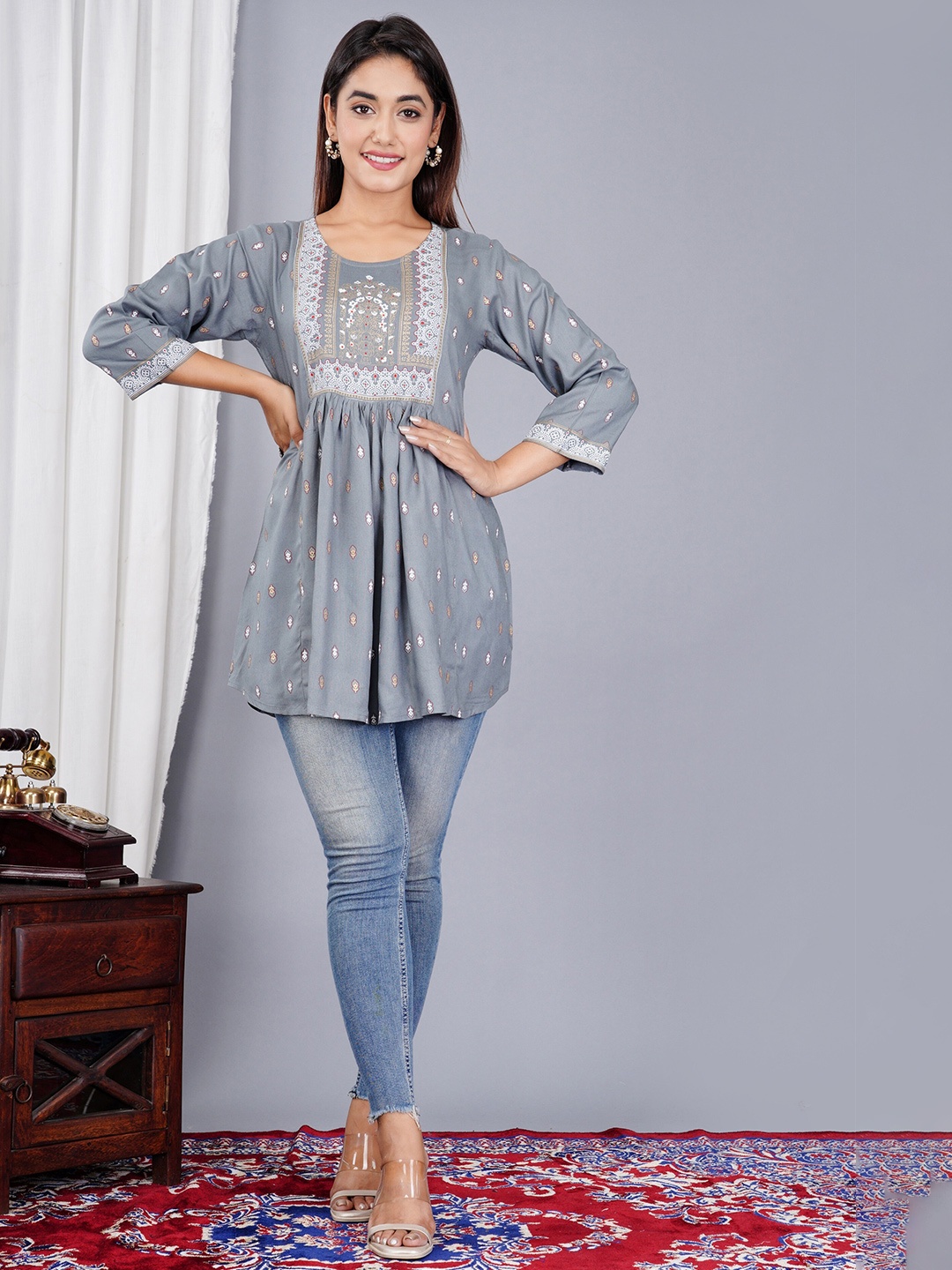 

SkyaSia Ethnic Motifs Printed Anarkali Kurti, Grey