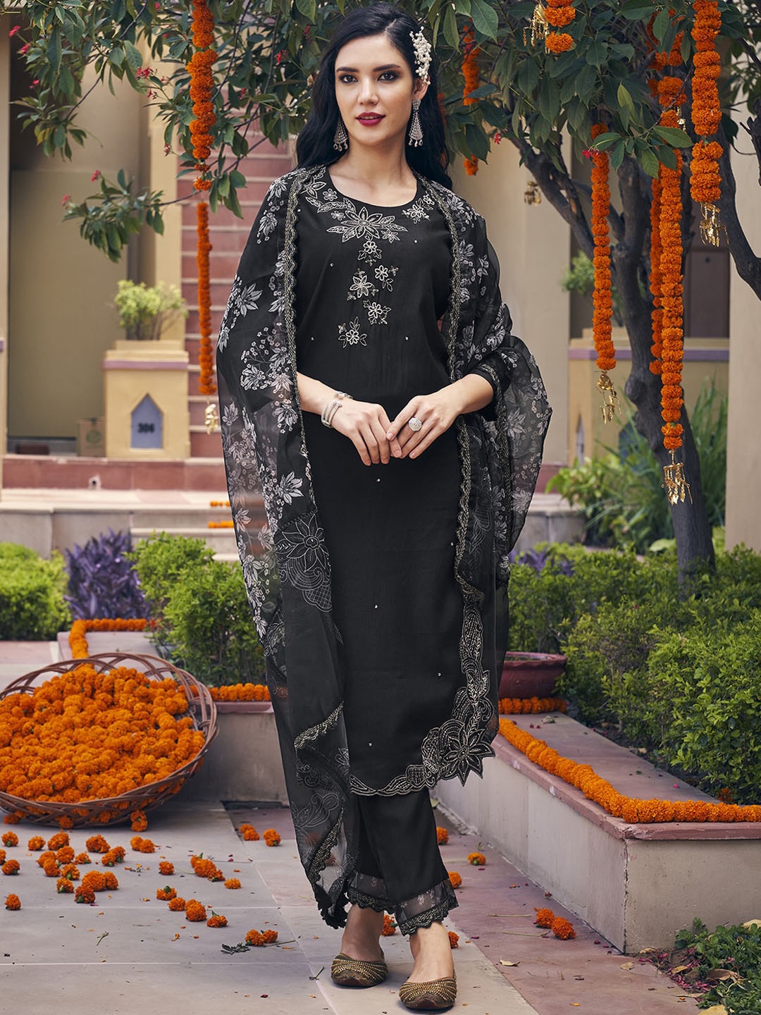 

Indo Era Black & White Floral Embroidered Regular Kurta With Trousers & Dupatta