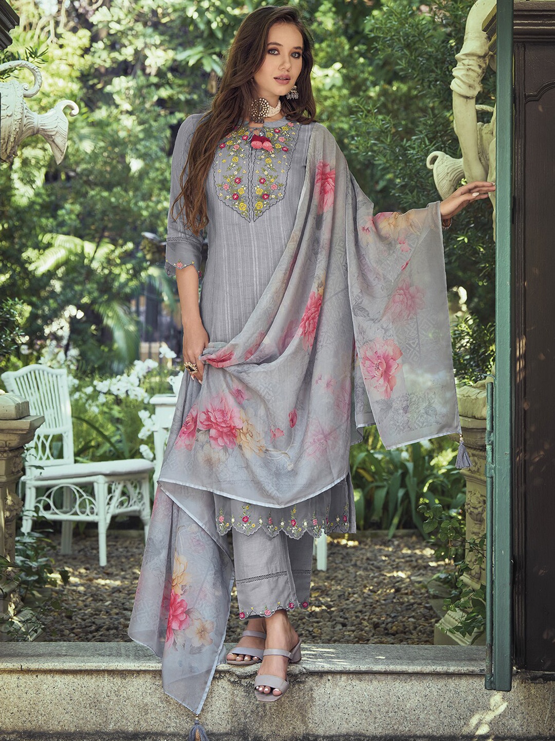 

Indo Era Grey & Red Floral Embroidered Regular Pure Cotton Kurta With Trousers & Dupatta