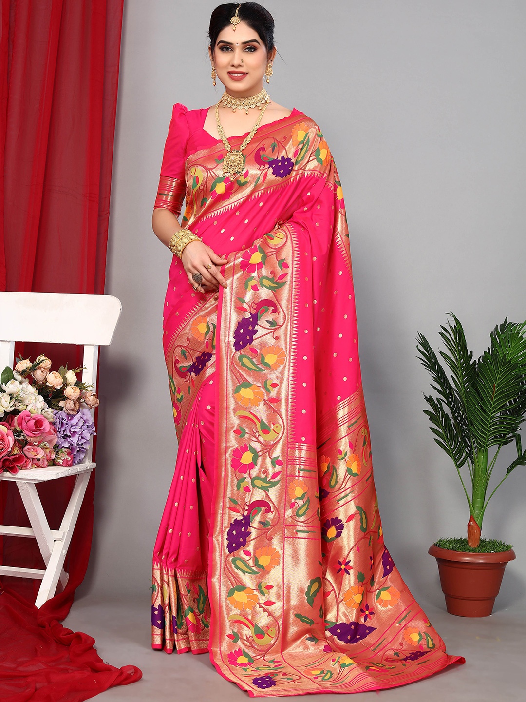 

Ekta Textiles Floral Woven Design Zari Pure Silk Banarasi Saree, Coral