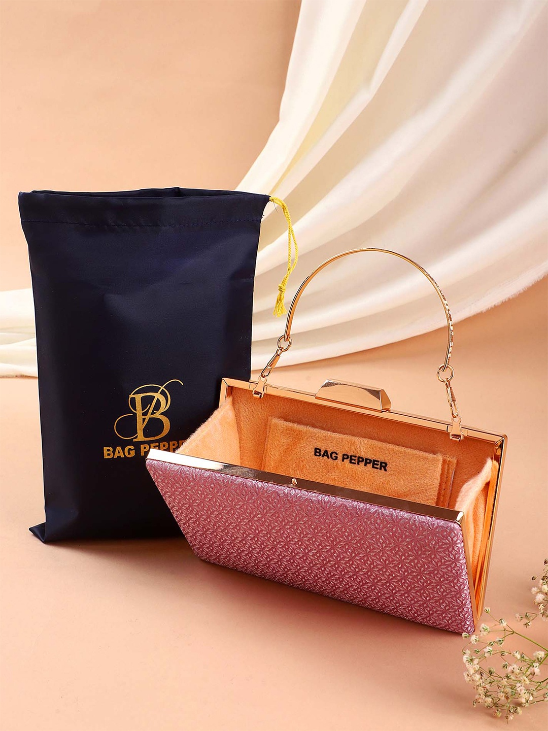 

Bag Pepper Textured Box Clutch, Pink