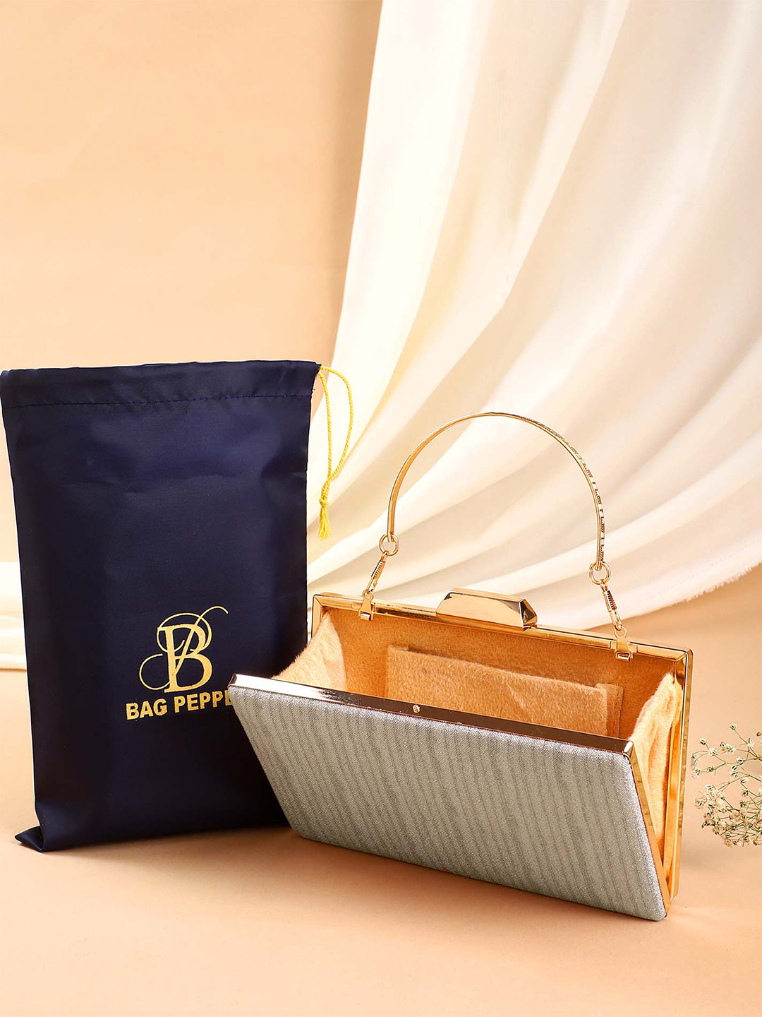 

Bag Pepper Embellished Box Clutch With Shoulder Strap, Grey
