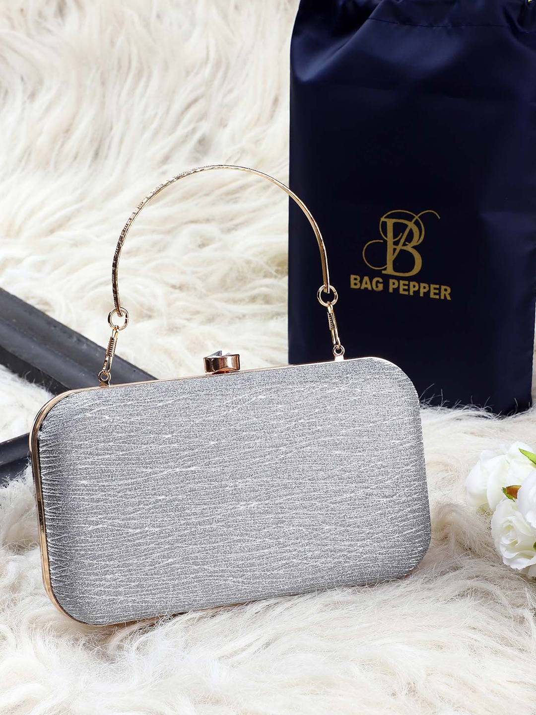 

Bag Pepper Textured Box Clutch, Silver