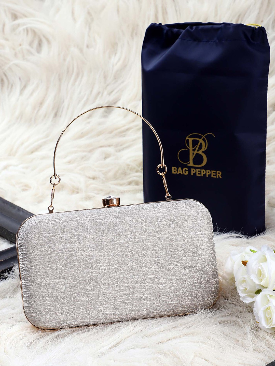 

Bag Pepper Textured Box Clutch With Detachable Chain Sling Strap, Grey