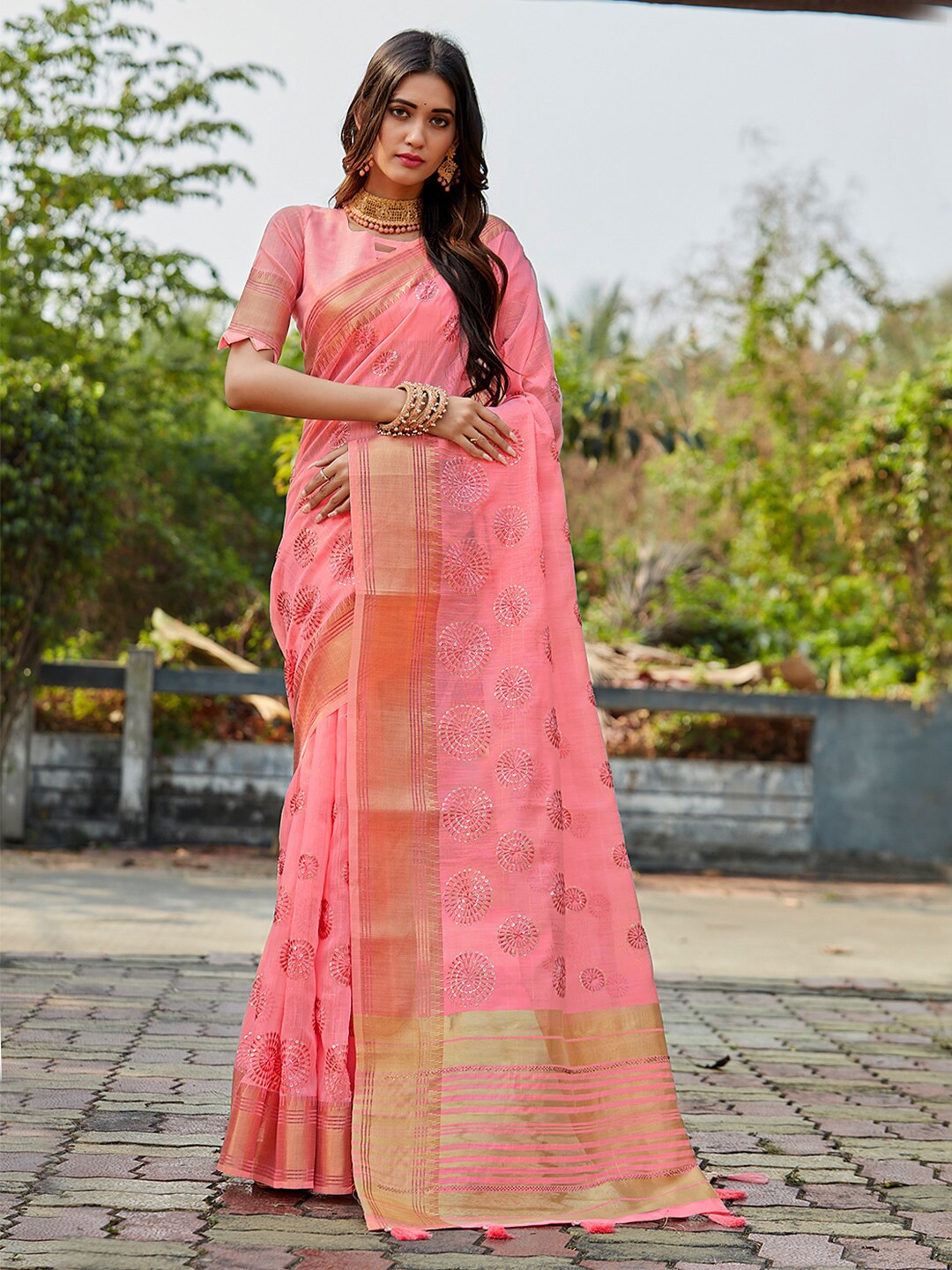 

KARAGIRI Ethnic Motifs Embellished Zari Saree, Pink