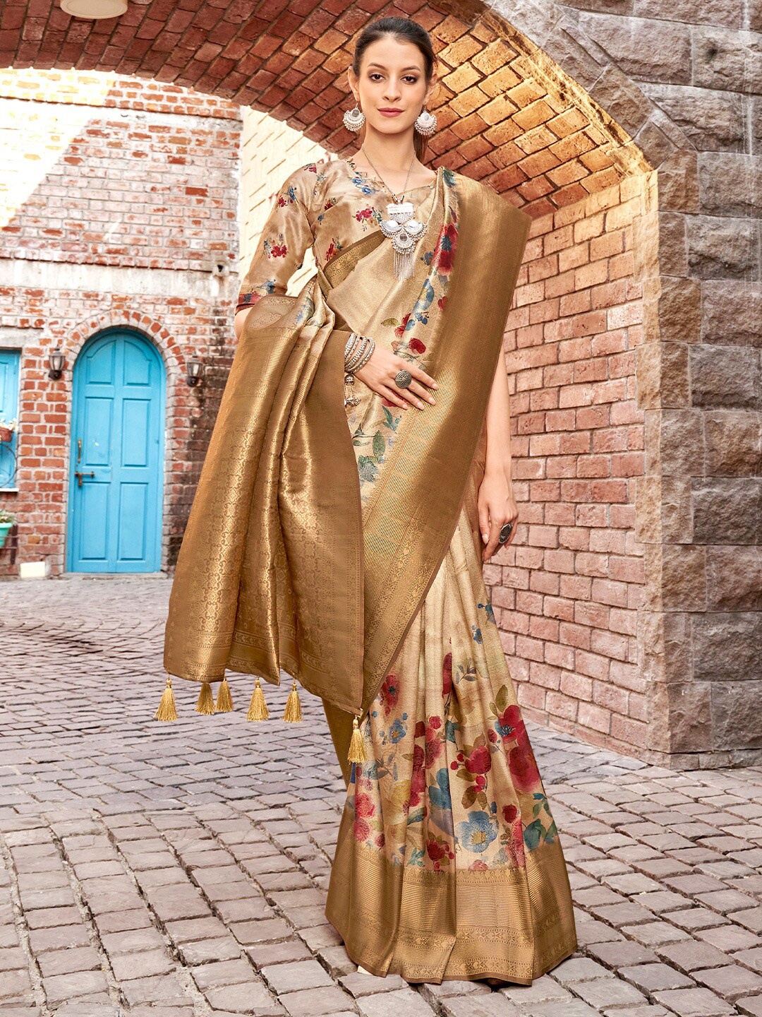 

KARAGIRI Floral Printed Zari Silk Blend Banarasi Saree, Beige