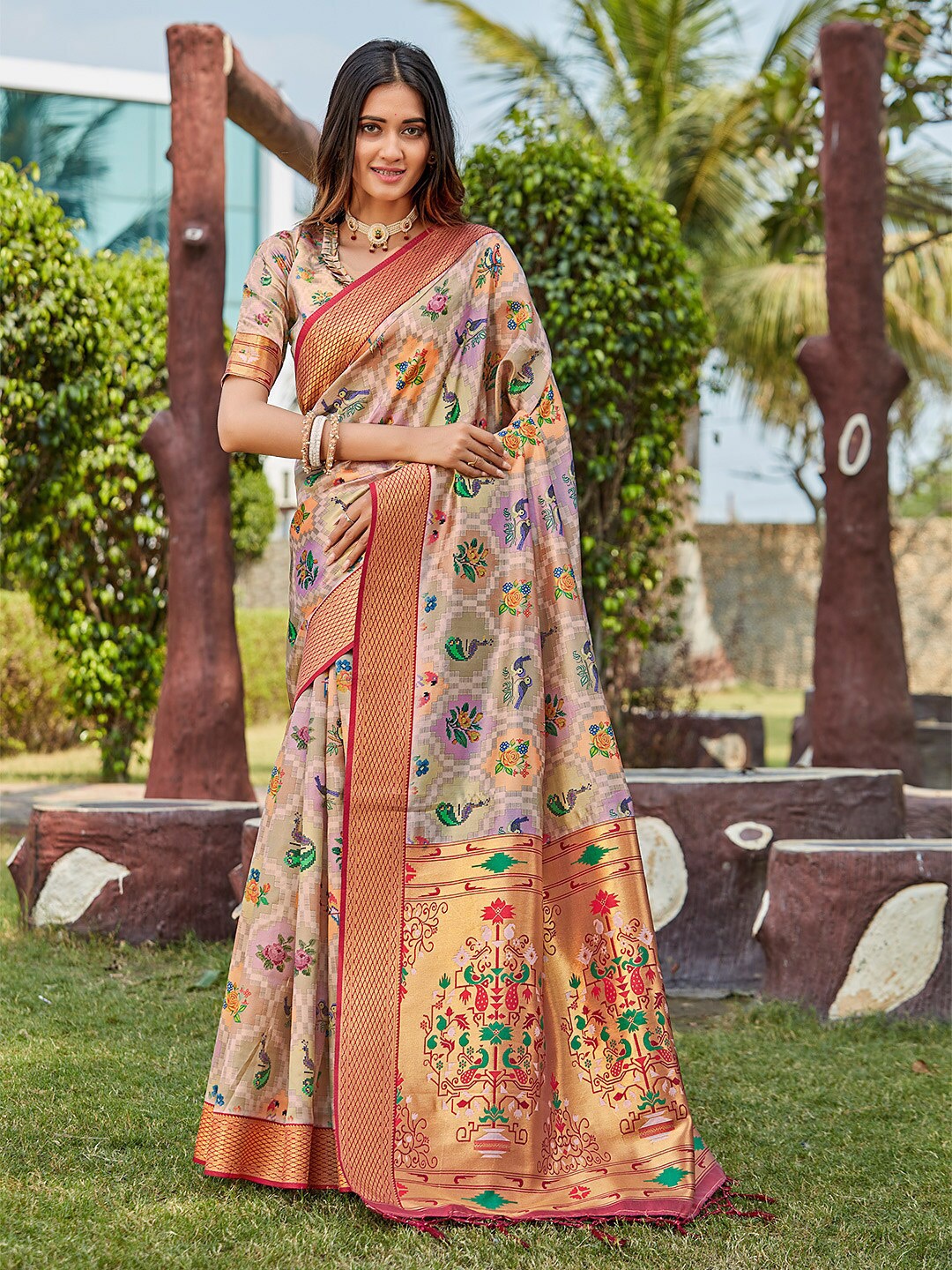 

KARAGIRI Floral Printed Zari Silk Blend Paithani Saree, Purple