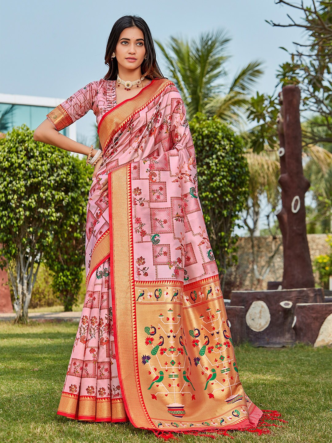 

KARAGIRI Floral Printed Zari Silk Blend Paithani Saree, Pink