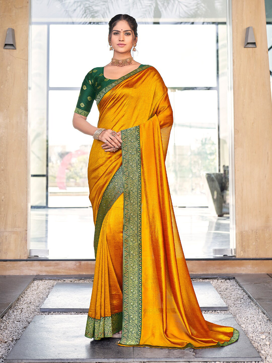 

KARAGIRI Embellished Zari Saree, Yellow