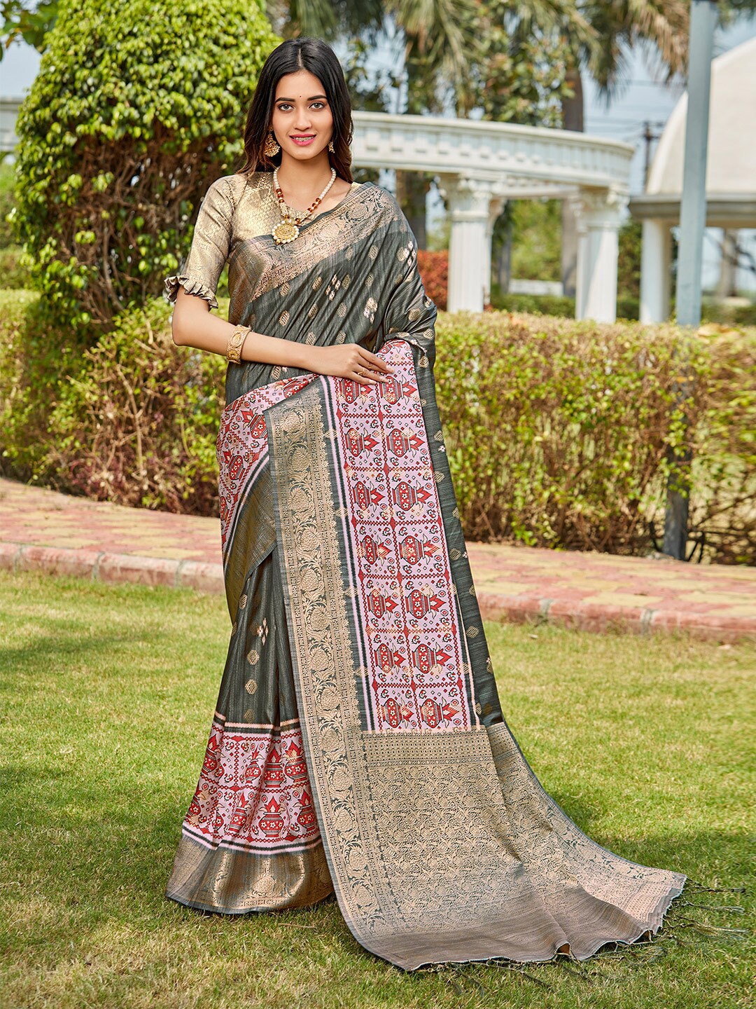 

KARAGIRI Ethnic Motif Woven Design Zari Banarasi Saree, Grey