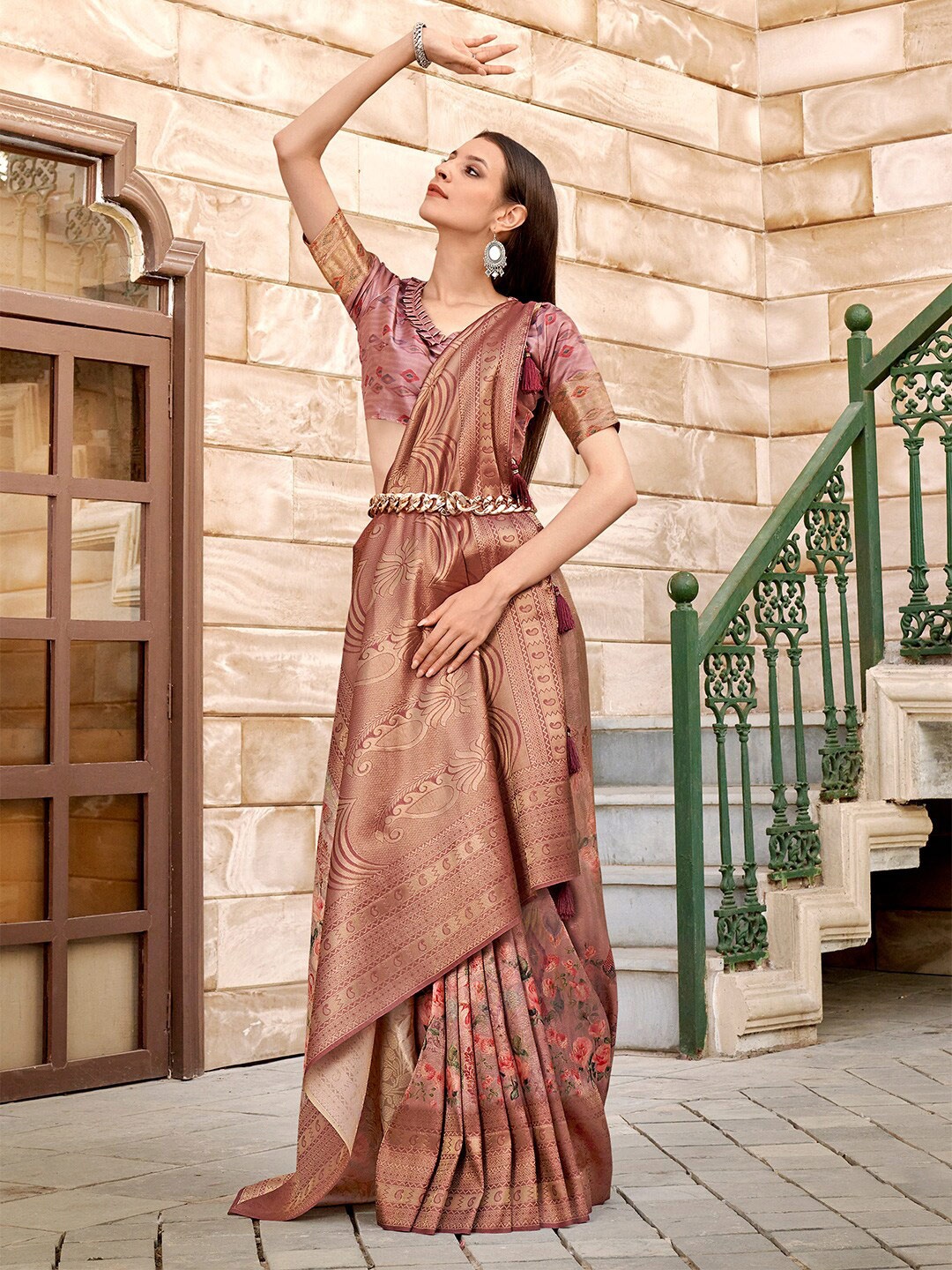 

KARAGIRI Floral Printed Zari Banarasi Saree, Rose