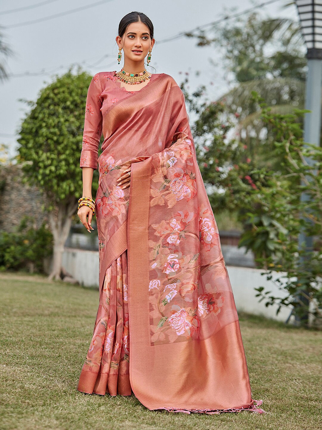 

KARAGIRI Floral Woven Design Zari Tissue Saree, Pink