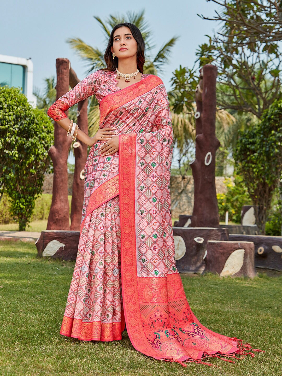 

KARAGIRI Ethnic Motifs Printed Zari Paithani Saree, Pink