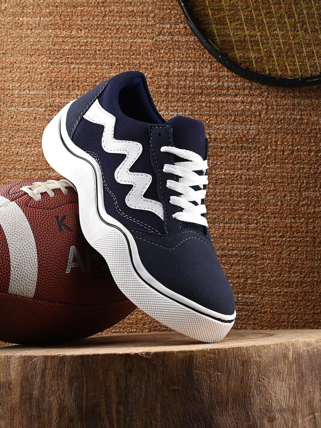 

knoos Men Colourblocked Lightweight Sneakers, Navy blue